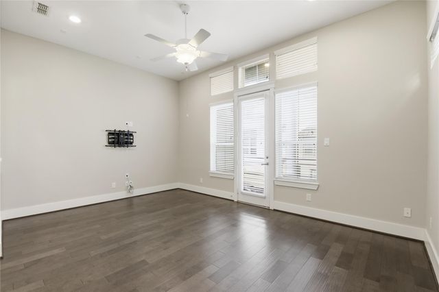 819 Algona Avenue, Houston, TX 77008