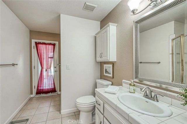 860 E Dartmouth, Fresno, CA 93730