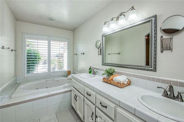 860 E Dartmouth, Fresno, CA 93730
