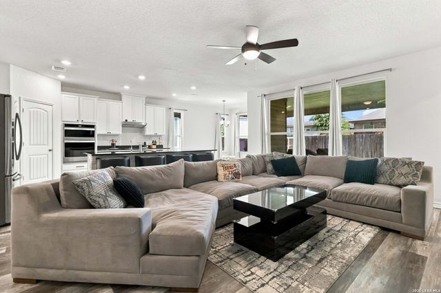 5323 Spanish Bluebells, San Antonio, TX 78261