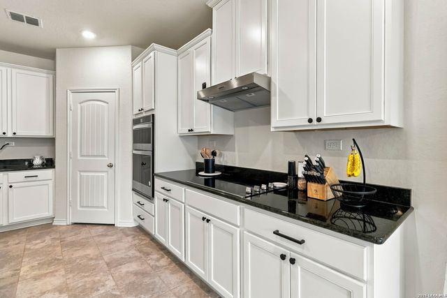5323 Spanish Bluebells, San Antonio, TX 78261