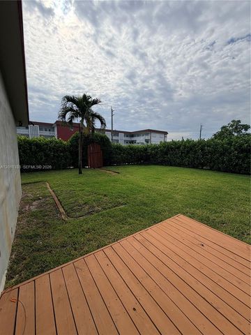 4350 NW 14th St, Lauderhill, FL 33313