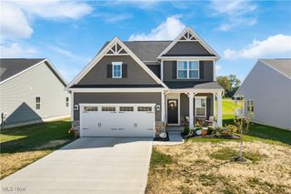 6816 Harrington Court Avenue NE, Canton, OH 44721