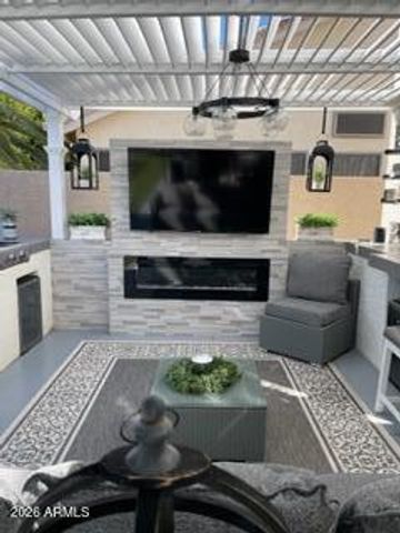 1211 W HONEYSUCKLE Lane, Chandler, AZ 85248