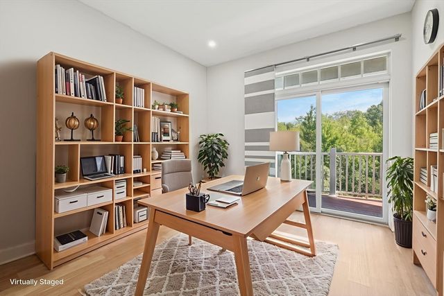 614 Pond St 2104, Braintree, MA 02184