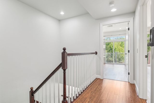 614 Pond St 2104, Braintree, MA 02184