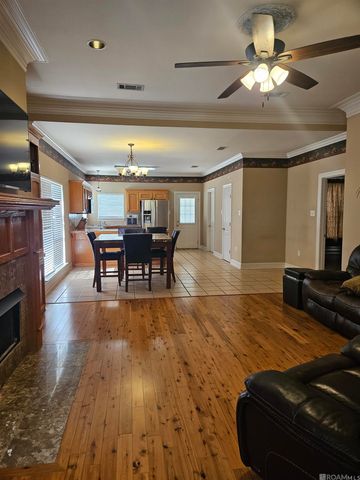 42156 Sandstone Ave, Prairieville, LA 70769