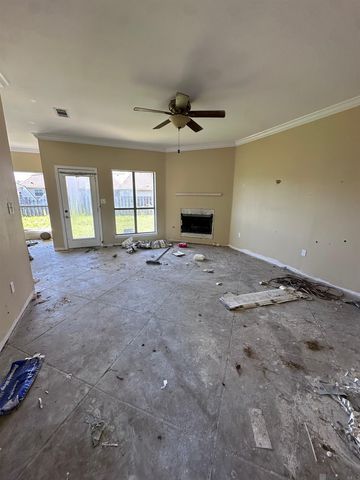 18235 Martha Dr, Zachary, LA 70791