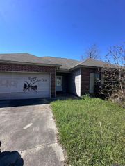 18235 Martha Dr, Zachary, LA 70791