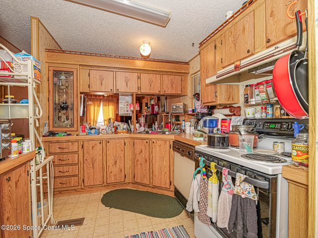 37 Sapphire Street, Melbourne, FL 32904