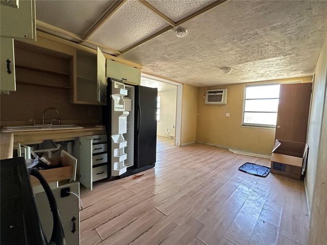921 E 121ST AVENUE, Tampa, FL 33612