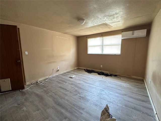 921 E 121ST AVENUE, Tampa, FL 33612