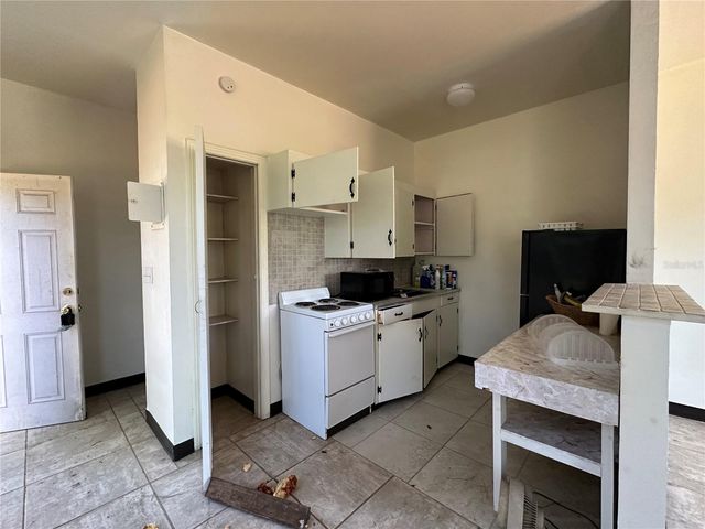 921 E 121ST AVENUE, Tampa, FL 33612