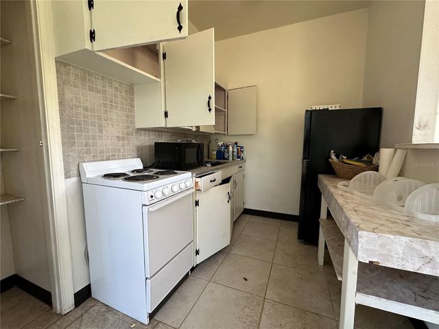 921 E 121ST AVENUE, Tampa, FL 33612