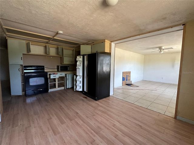 921 E 121ST AVENUE, Tampa, FL 33612