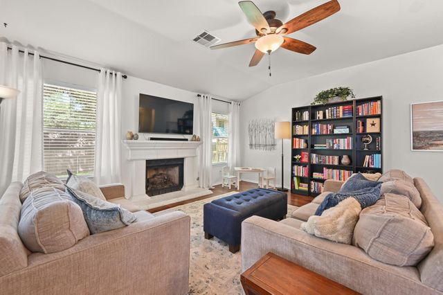 1409 Knoll Ridge DR, Cedar Park, TX 78613