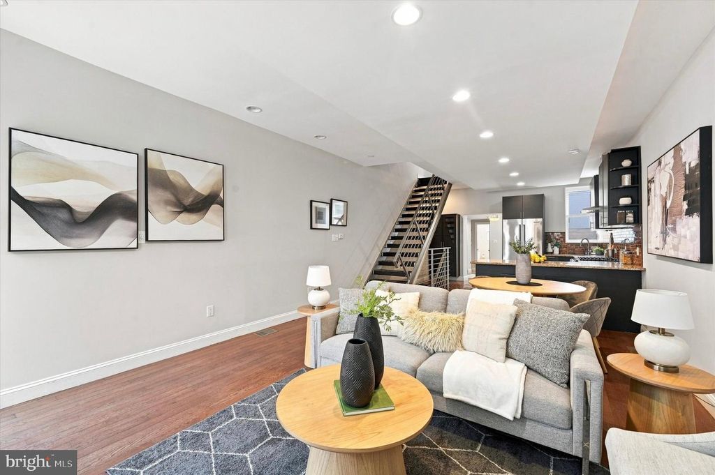 717 S MARVINE ST, PHILADELPHIA, PA 19147 — photo 4