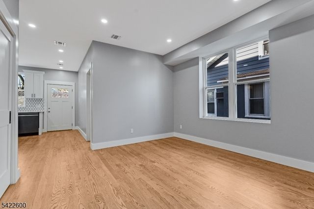 191 Franklin St, Secaucus Town, NJ 07094