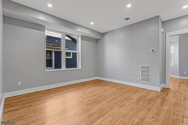 191 Franklin St, Secaucus Town, NJ 07094