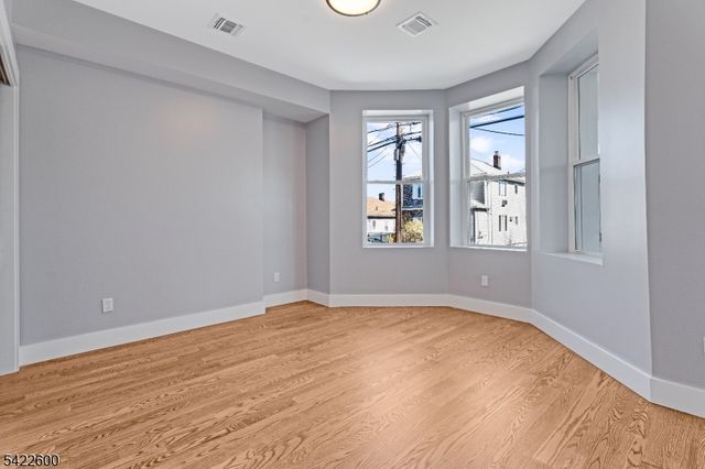 191 Franklin St, Secaucus Town, NJ 07094