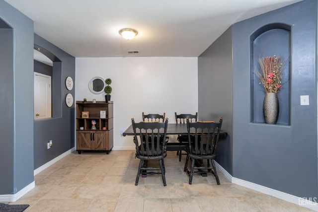 11910 Aurora Valley Avenue, Bakersfield, CA 93312