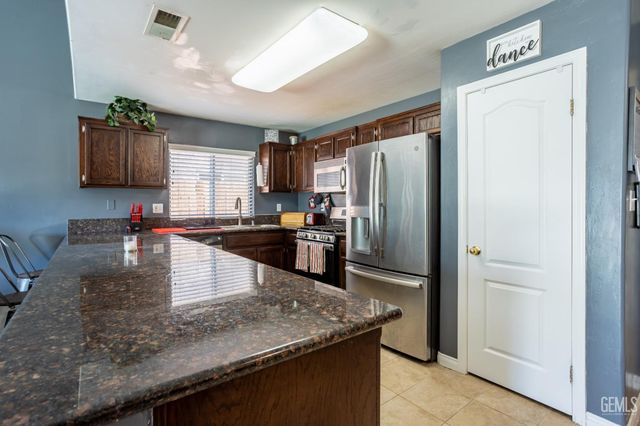 11910 Aurora Valley Avenue, Bakersfield, CA 93312