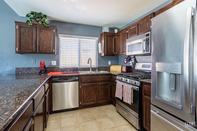 11910 Aurora Valley Avenue, Bakersfield, CA 93312