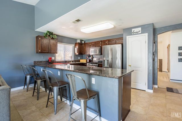 11910 Aurora Valley Avenue, Bakersfield, CA 93312