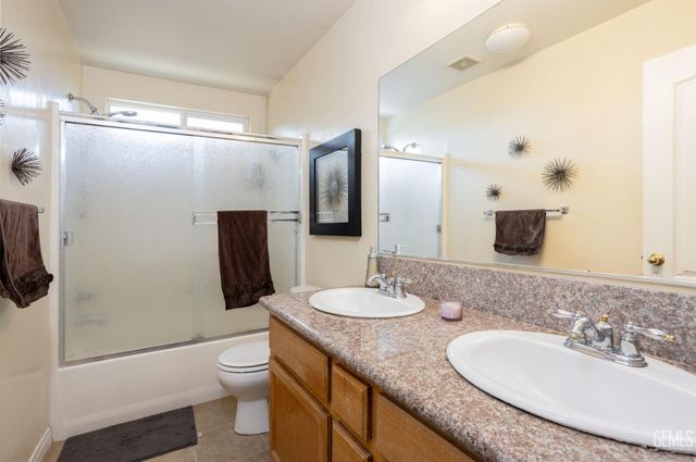 11910 Aurora Valley Avenue, Bakersfield, CA 93312