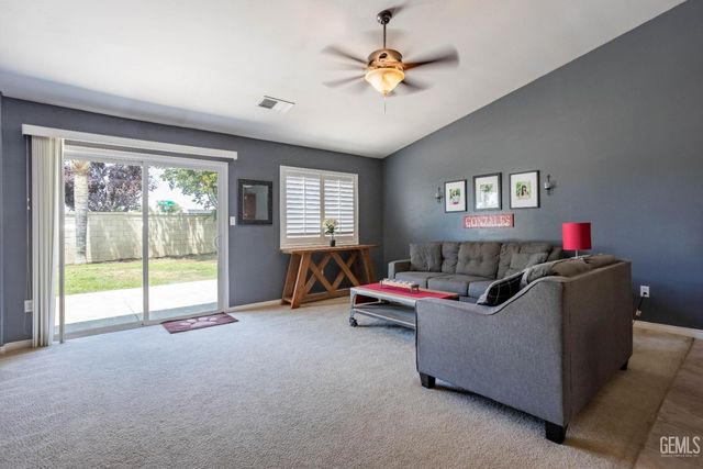 11910 Aurora Valley Avenue, Bakersfield, CA 93312