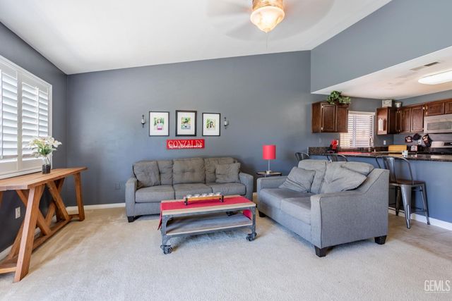 11910 Aurora Valley Avenue, Bakersfield, CA 93312