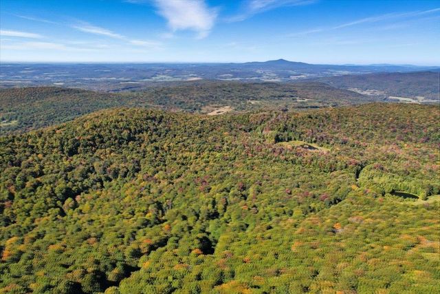 912 Deer Run Lane, Enosburg, VT 05450