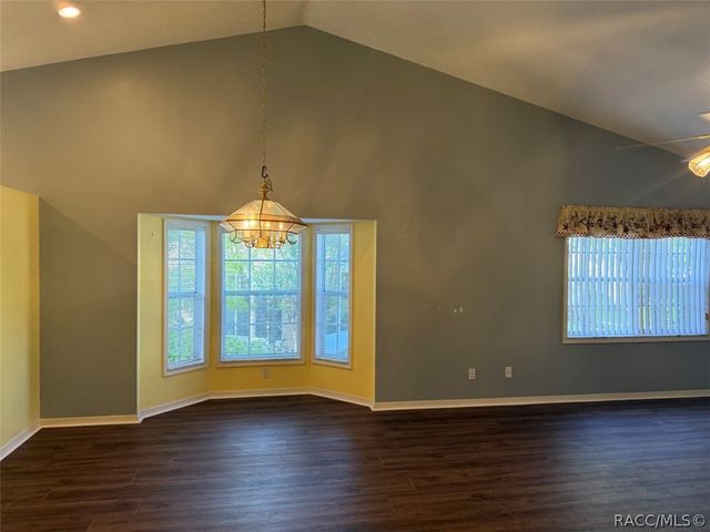1672 N Foxboro Loop, Crystal River, FL 34429