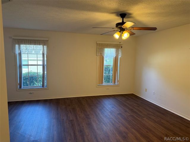 1672 N Foxboro Loop, Crystal River, FL 34429