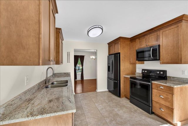 121 Three Wood Lane, Summerville, SC 29483