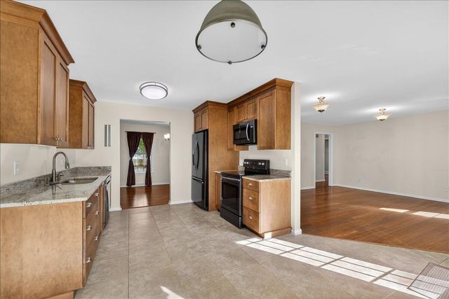 121 Three Wood Lane, Summerville, SC 29483