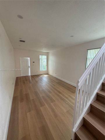 5606 NW 112th Passage, Doral, FL 33178