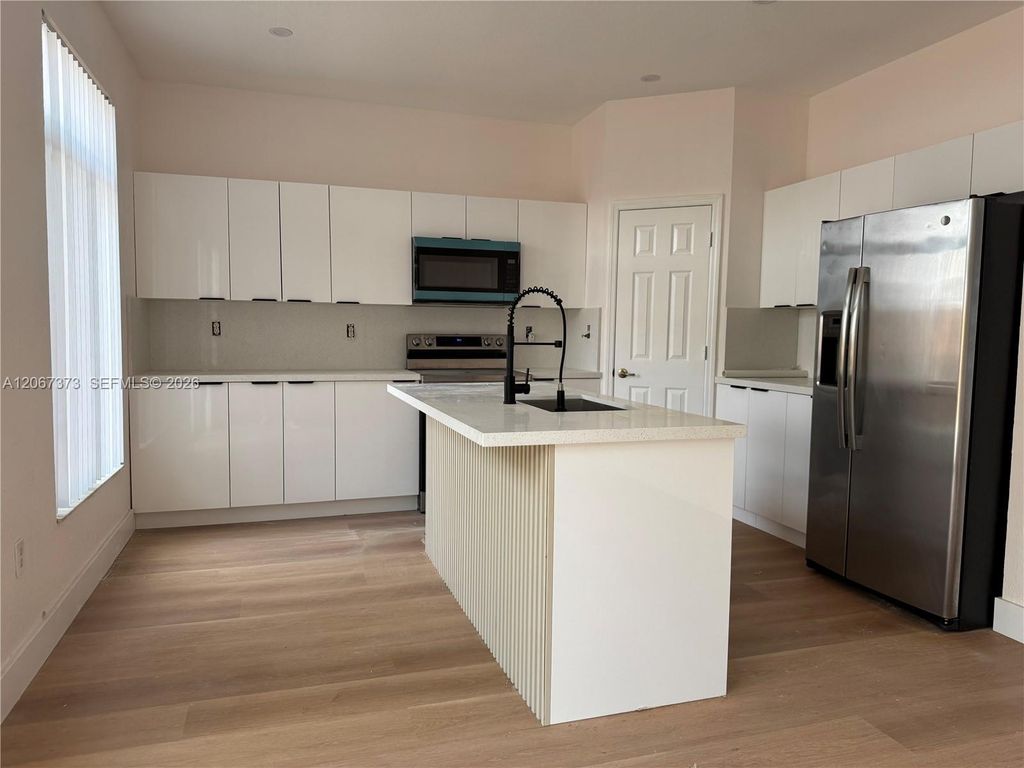 5606 NW 112th Passage, Doral, FL 33178