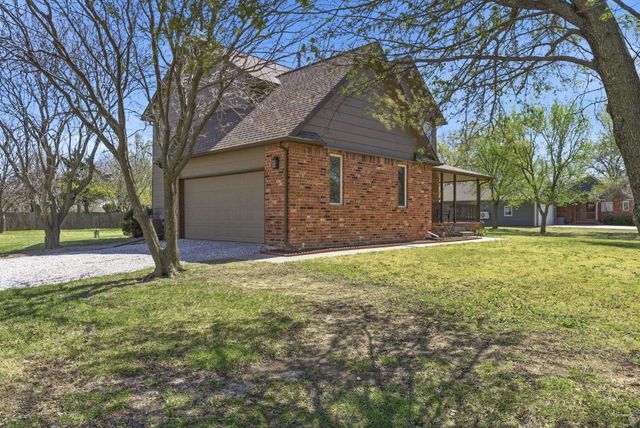 1808 S 125th St E, Wichita, KS 67207