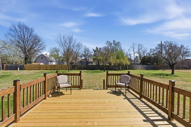 1808 S 125th St E, Wichita, KS 67207