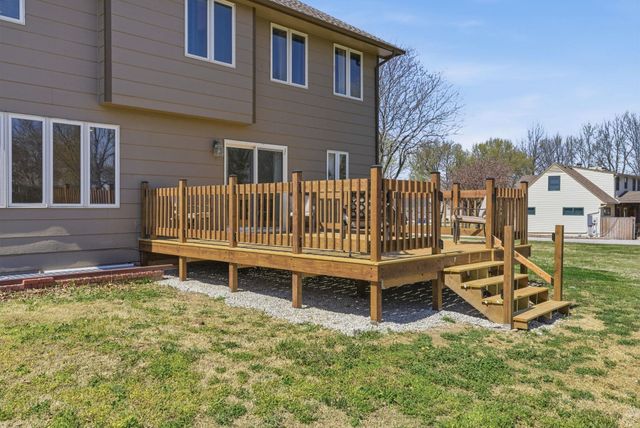 1808 S 125th St E, Wichita, KS 67207