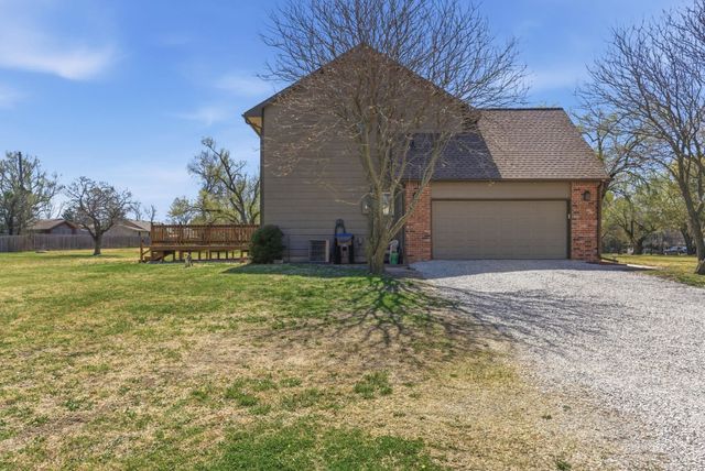 1808 S 125th St E, Wichita, KS 67207