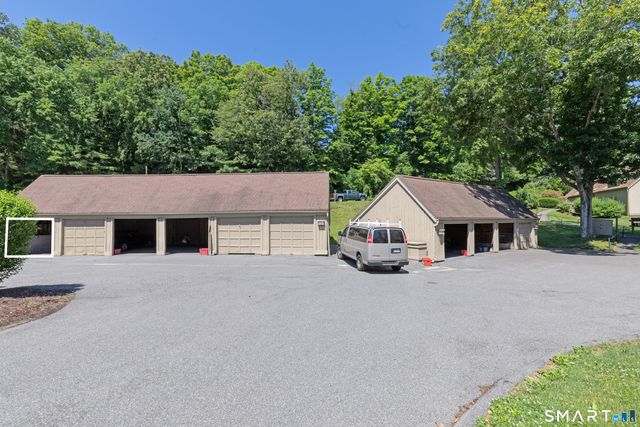 22 Heritage Village B, Southbury, CT 06488