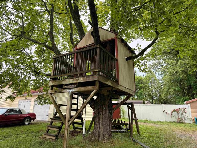 2220 Noldau Avenue, Evansville, IN 47712