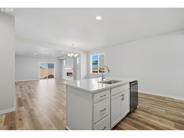 562 E Wilson St, Carlton, OR 97111
