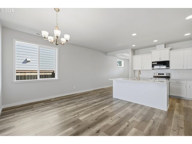 562 E Wilson St, Carlton, OR 97111