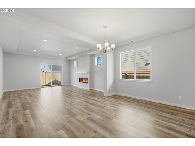 562 E Wilson St, Carlton, OR 97111