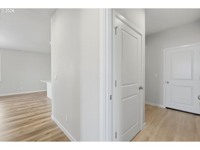 562 E Wilson St, Carlton, OR 97111