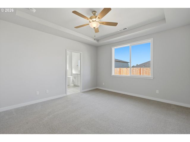 562 E Wilson St, Carlton, OR 97111