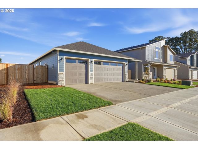 562 E Wilson St, Carlton, OR 97111